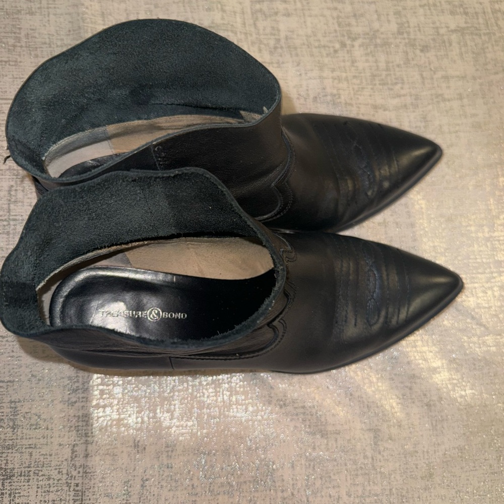 Treasure & Bond Black Pointed-Toe Western Ankle Boots - Picture 4 of 16